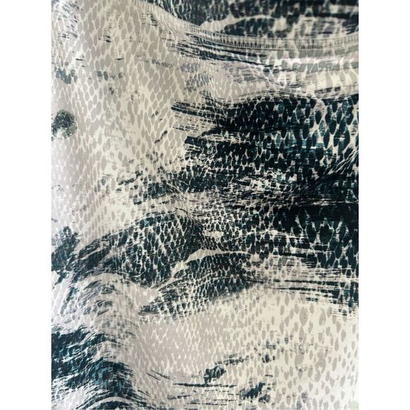 FABLETICS XXL  athletic capri leggings snake skin print - Picture 2 of 3